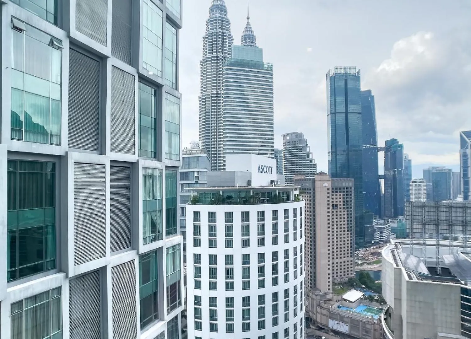 Soho Suites Klcc By Rest Kuala Lumpur