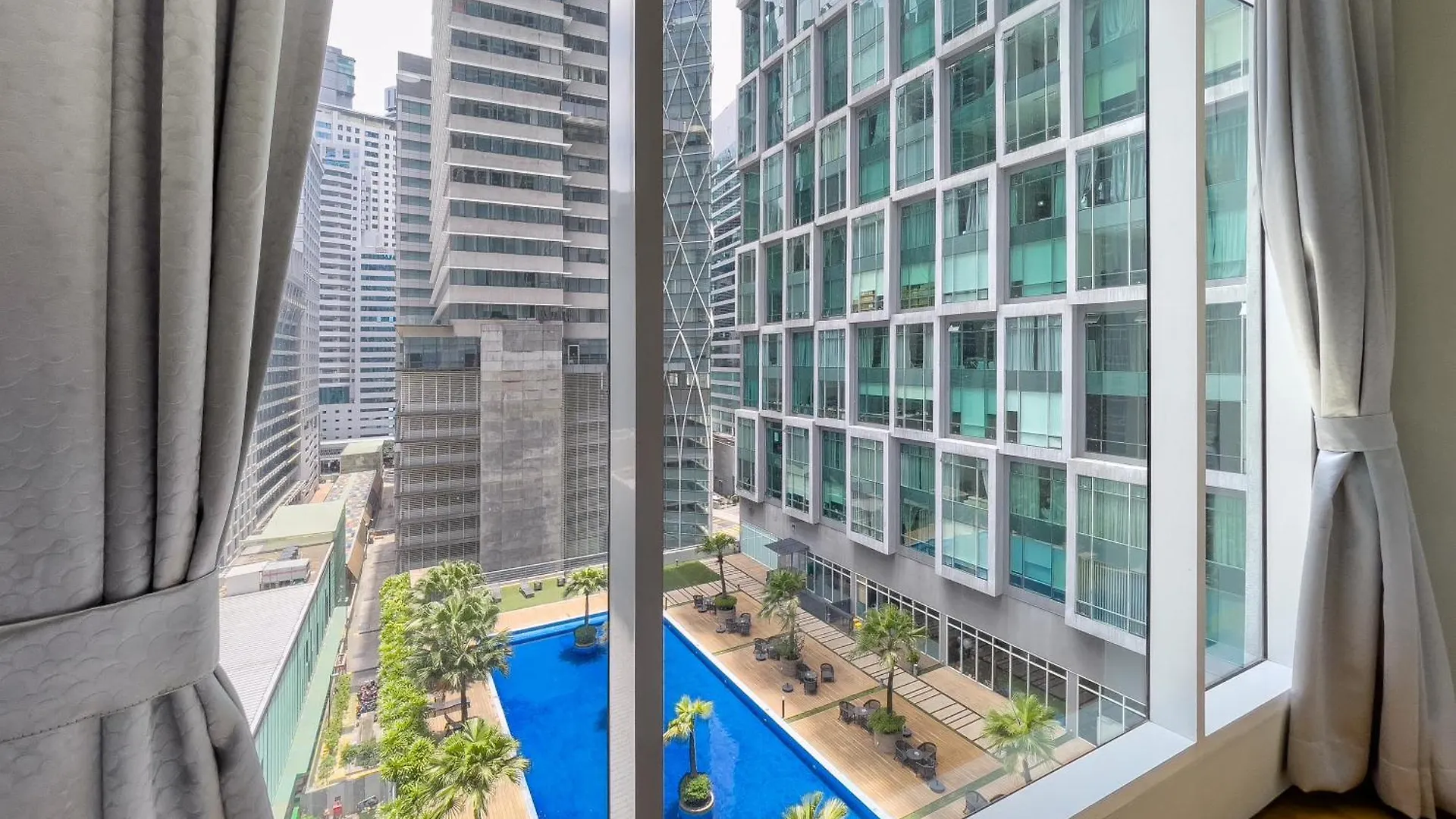 Soho Suites Klcc By Rest Kuala Lumpur Apartment