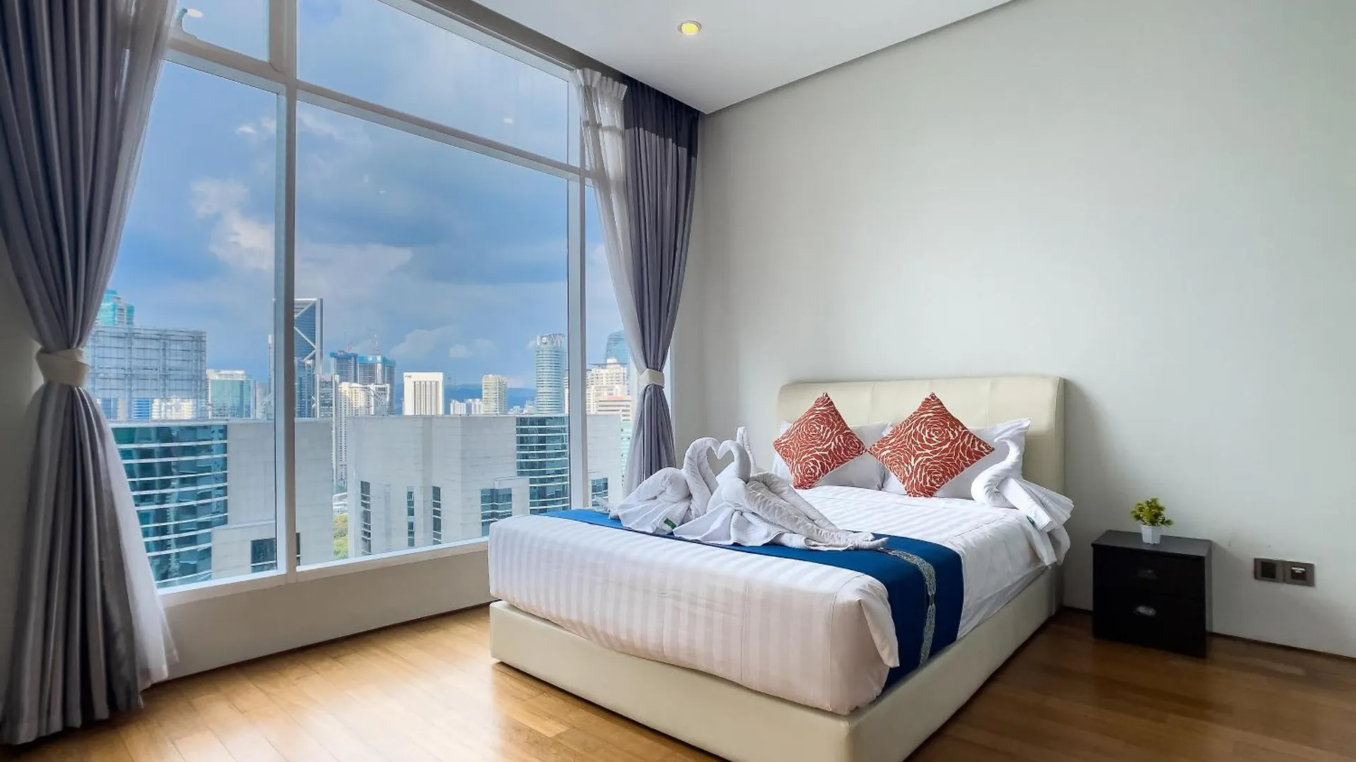 Apartment Soho Suites Klcc By Rest Kuala Lumpur Malaysia