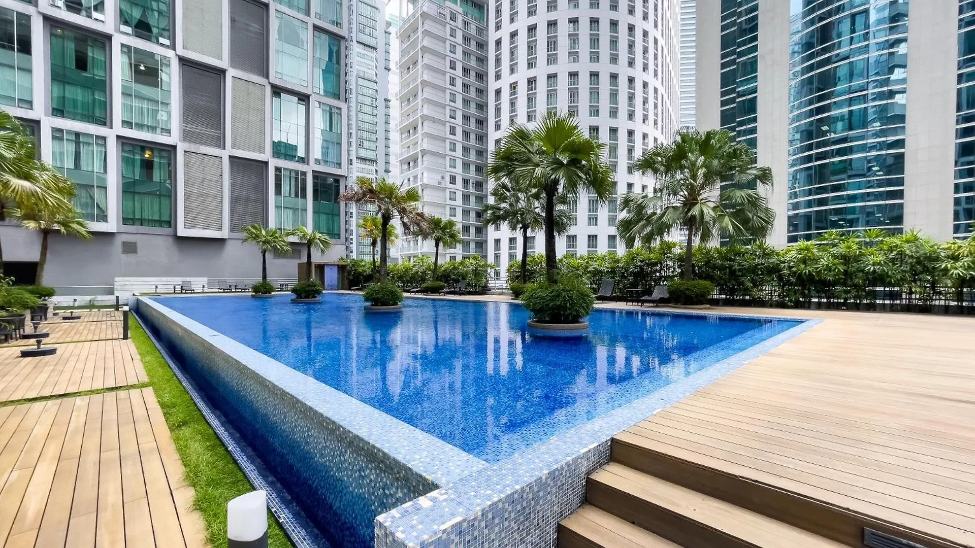 Soho Suites Klcc By Rest Kuala Lumpur 0*,
