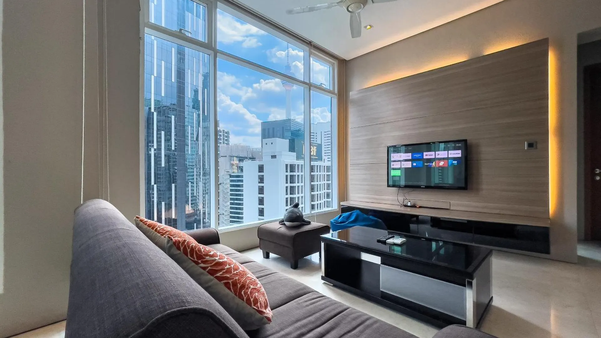 Soho Suites Klcc By Rest Kuala Lumpur Apartment