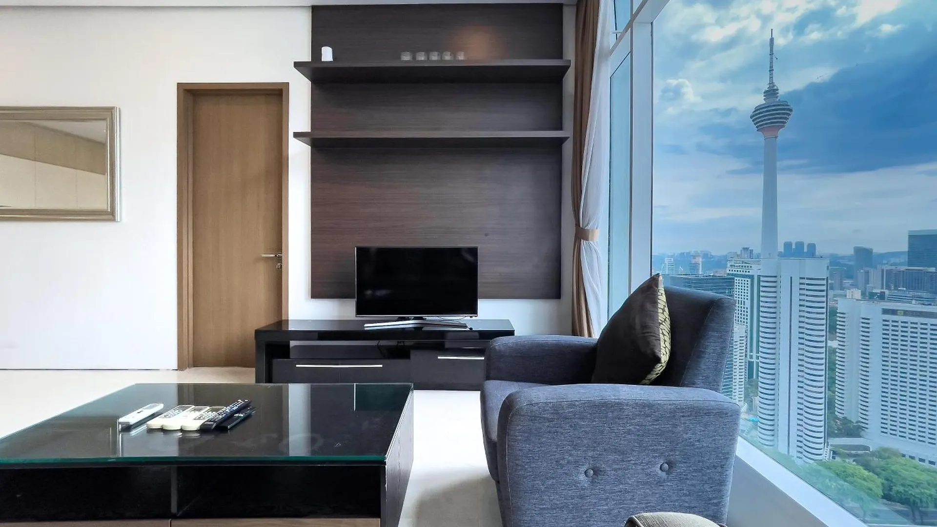 Soho Suites Klcc By Rest Kuala Lumpur Apartment
