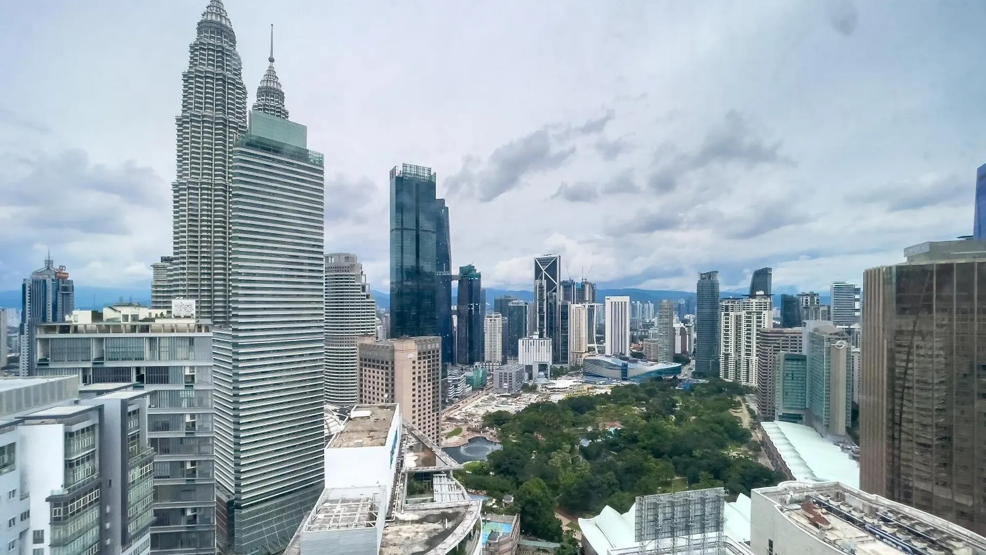 Apartment Soho Suites Klcc By Rest Kuala Lumpur Malaysia