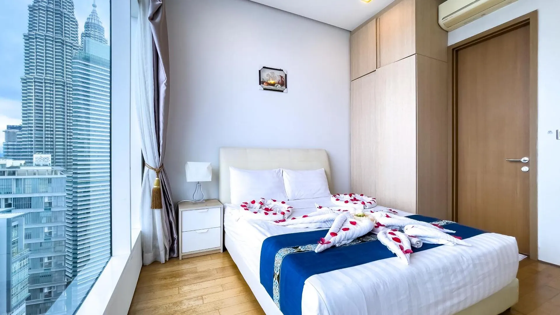 Apartment Soho Suites Klcc By Rest Kuala Lumpur