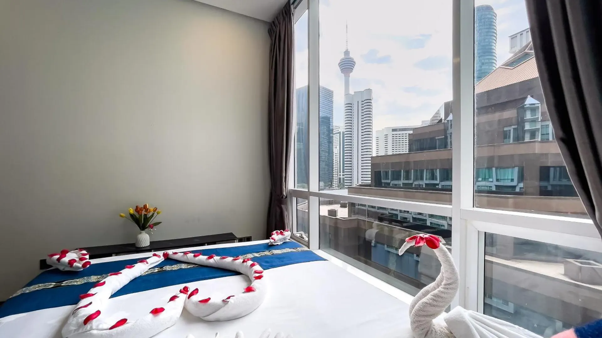 Soho Suites Klcc By Rest Kuala Lumpur Apartment