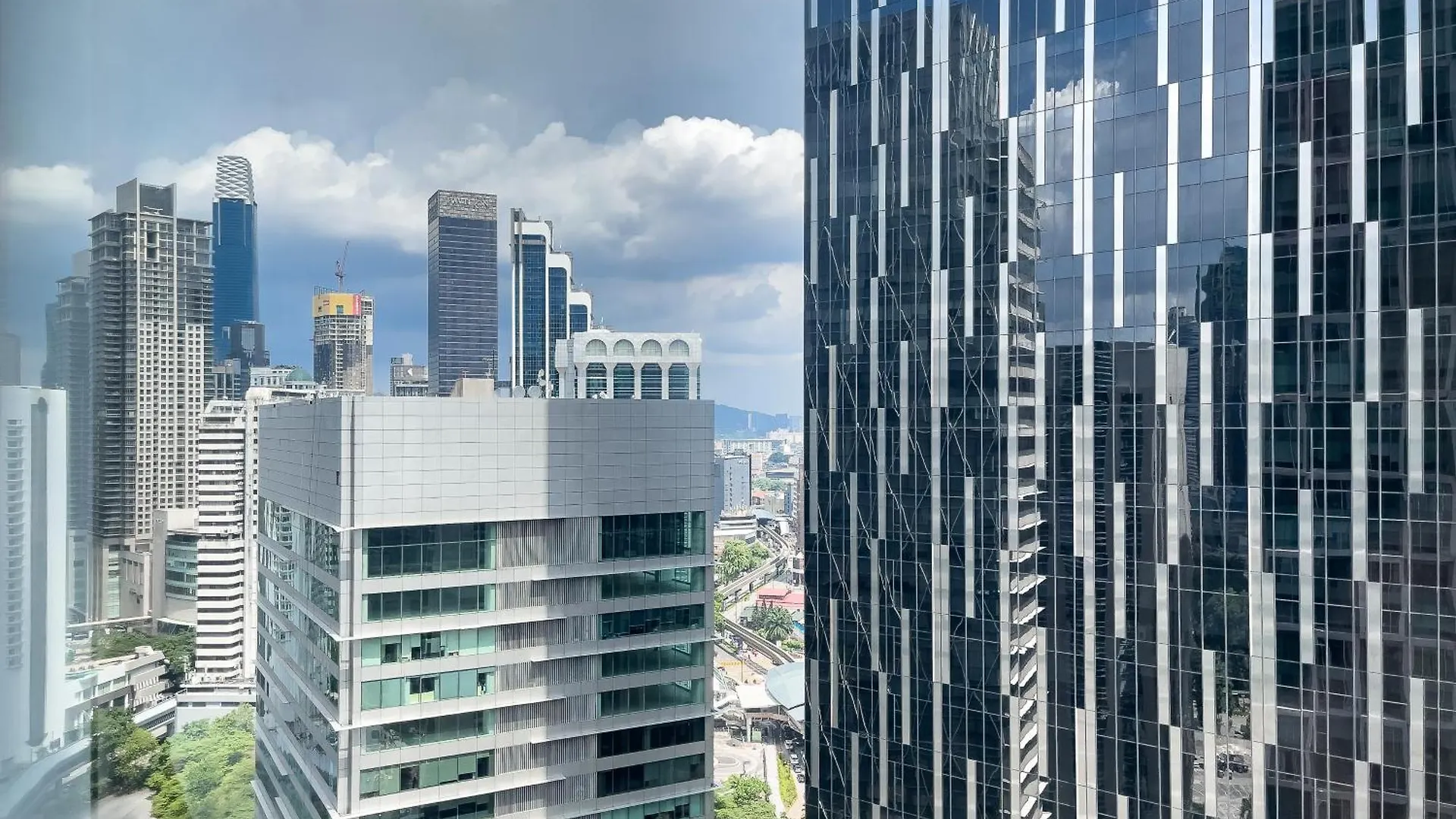 Soho Suites Klcc By Rest Kuala Lumpur Apartment